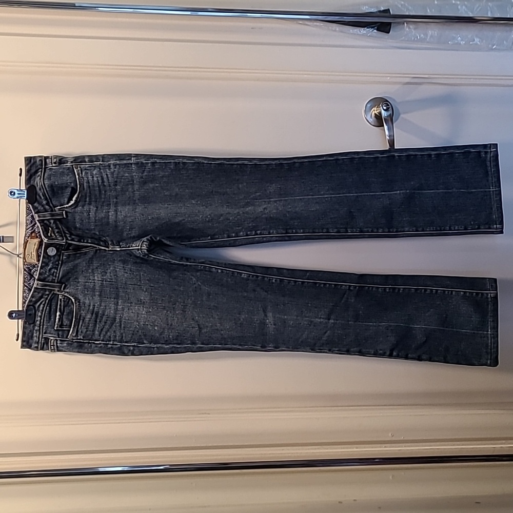 EUC s.28 Paige denim jeans